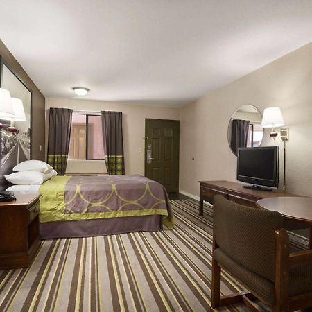 Motel Super 8 By Wyndham Childress Extérieur photo