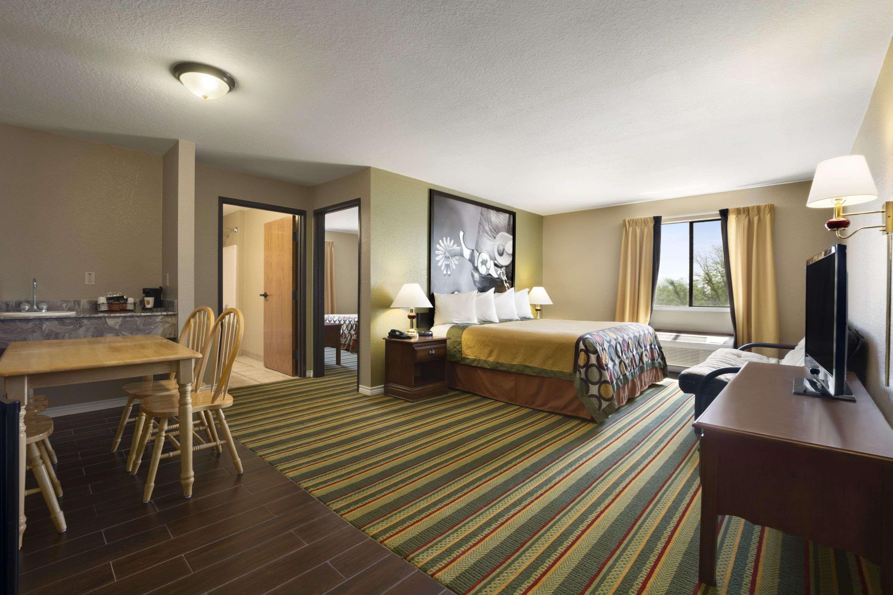 Motel Super 8 By Wyndham Childress Extérieur photo