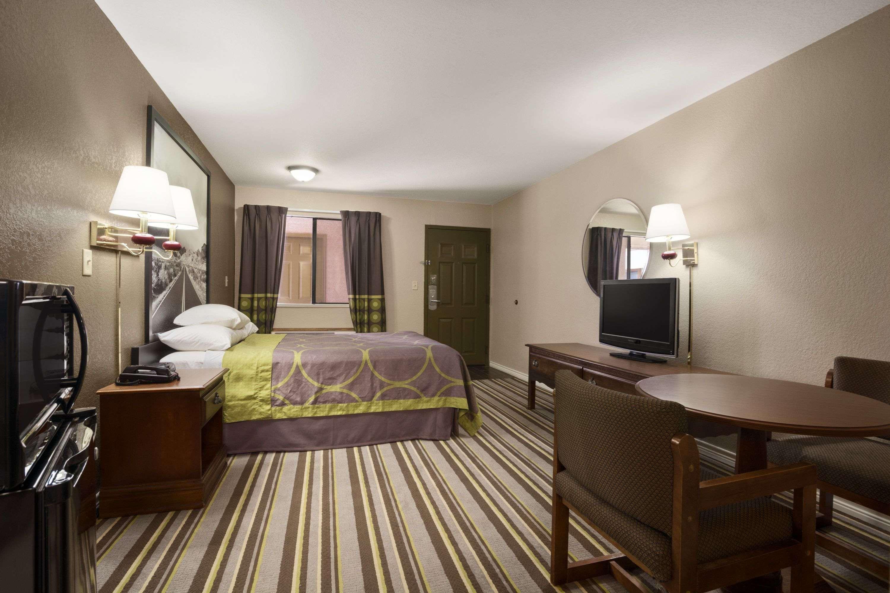 Motel Super 8 By Wyndham Childress Extérieur photo