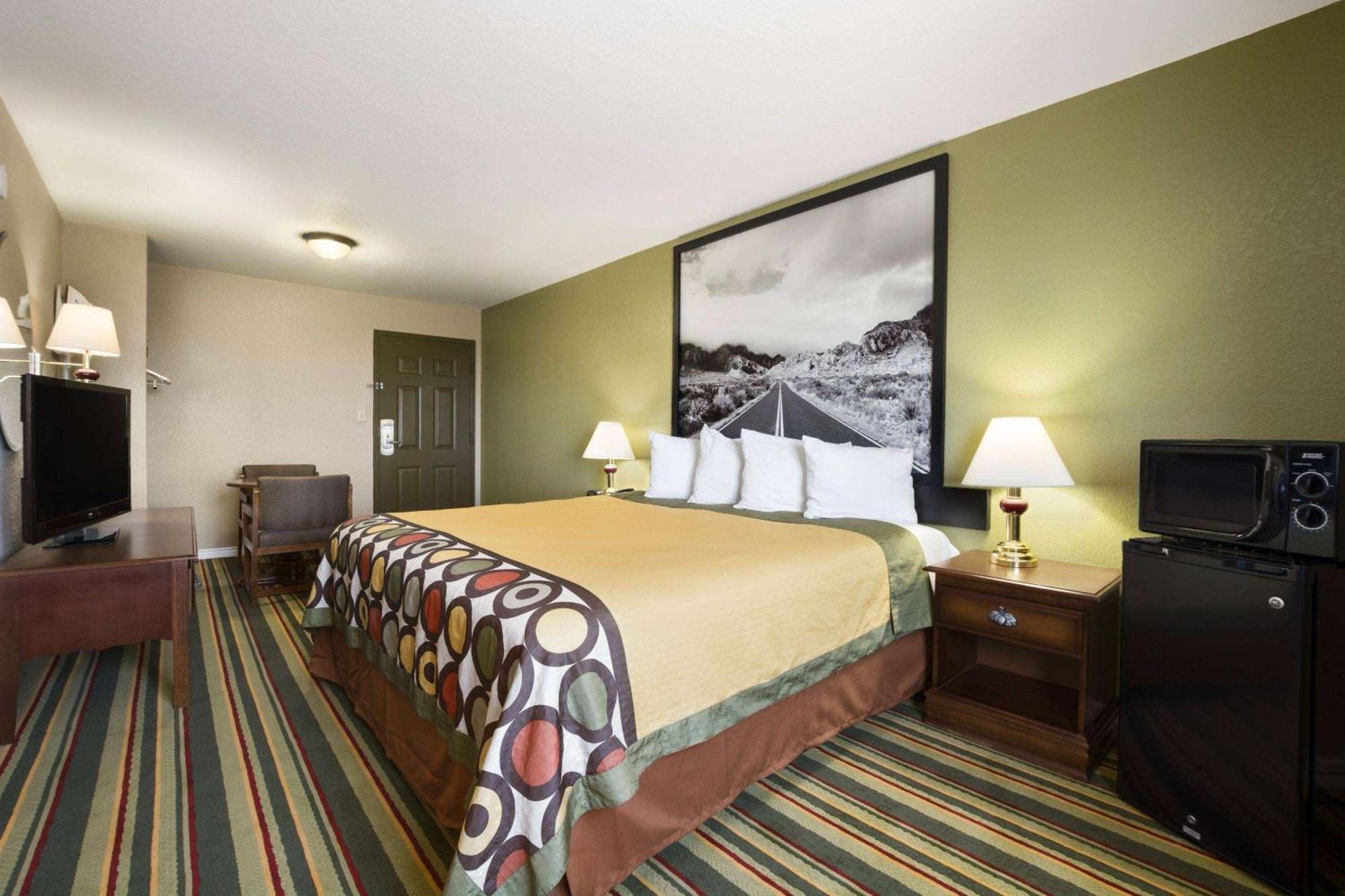 Motel Super 8 By Wyndham Childress Extérieur photo