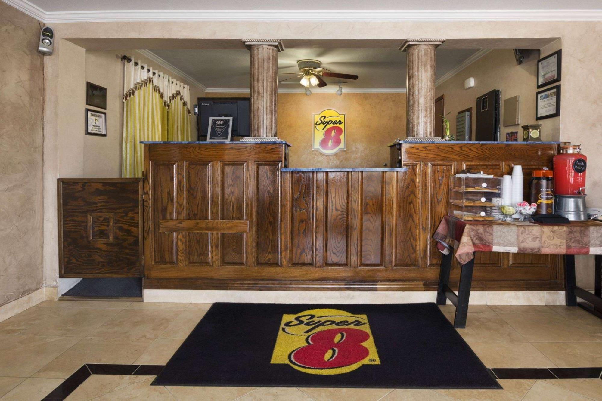 Motel Super 8 By Wyndham Childress Extérieur photo
