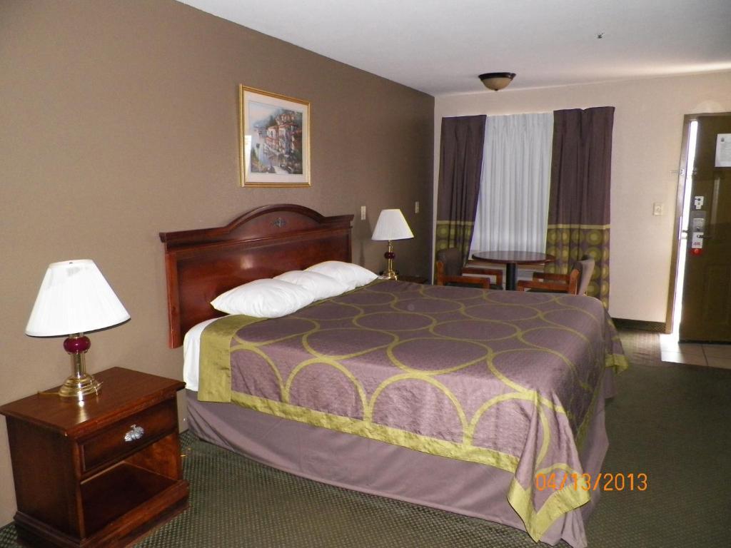 Motel Super 8 By Wyndham Childress Extérieur photo