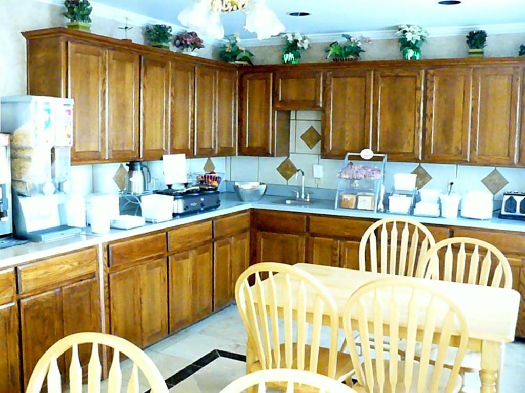 Motel Super 8 By Wyndham Childress Extérieur photo